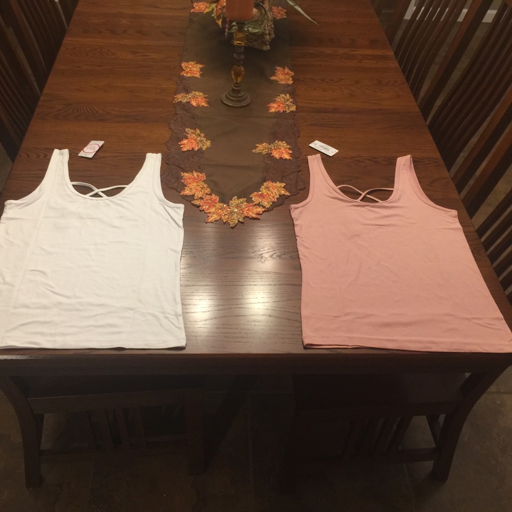 Set of two strappy cross tanks